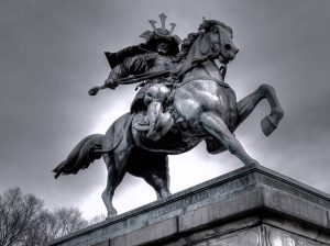 Masashige Kusunoki statue