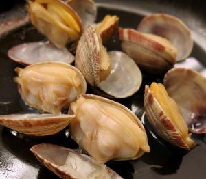 Clams steamed with Sake